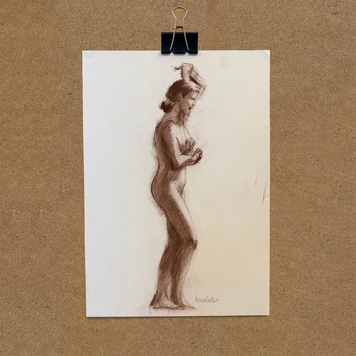 Life drawing in sanguine by Minuca Sostres – standing female figure
