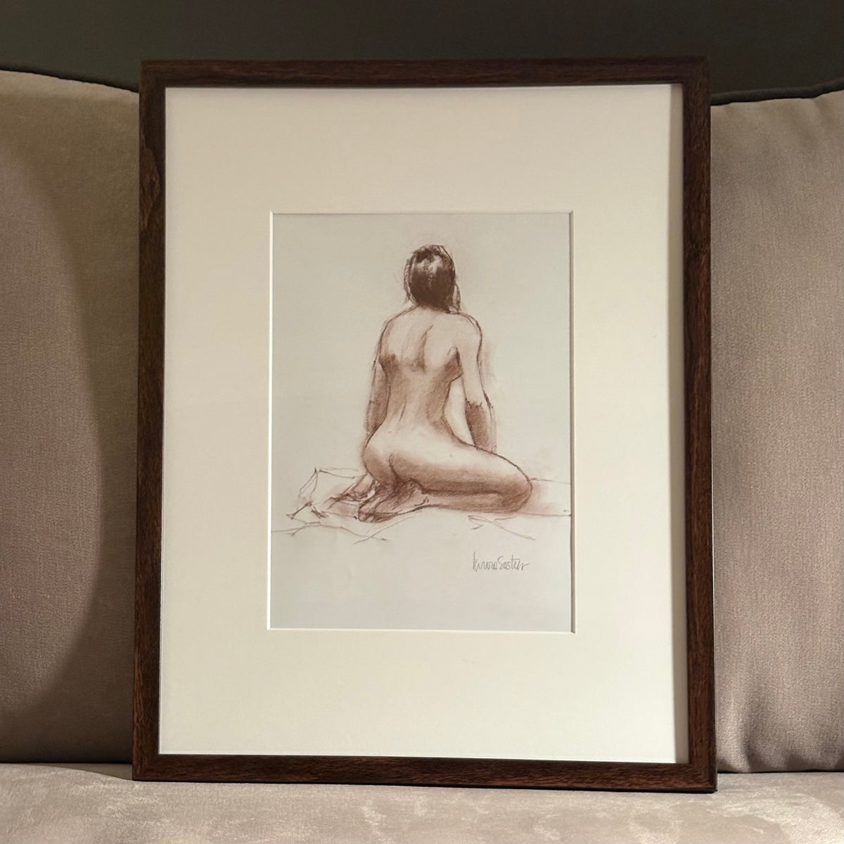Framed life drawing in sanguine by Minuca Sostres
